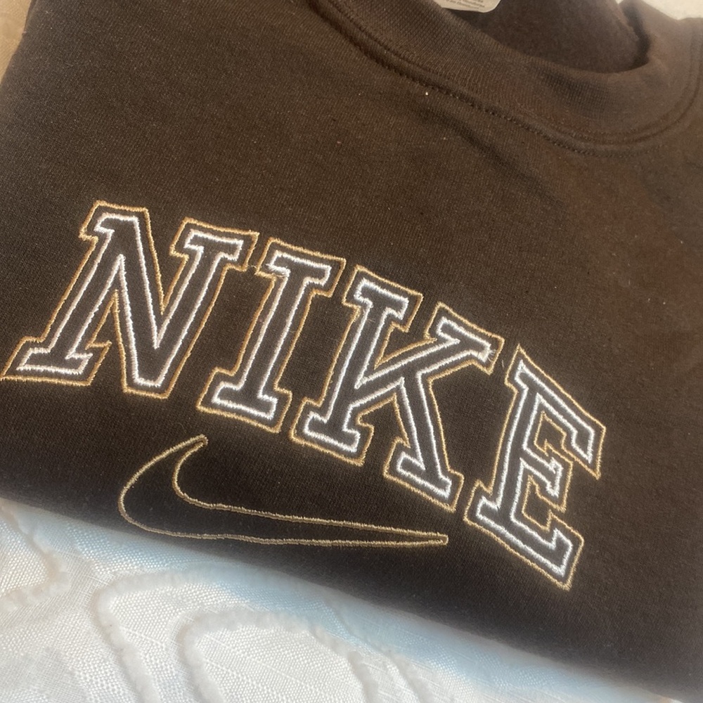 Custom Nike crewneck , size Large, , color, chocolate brown